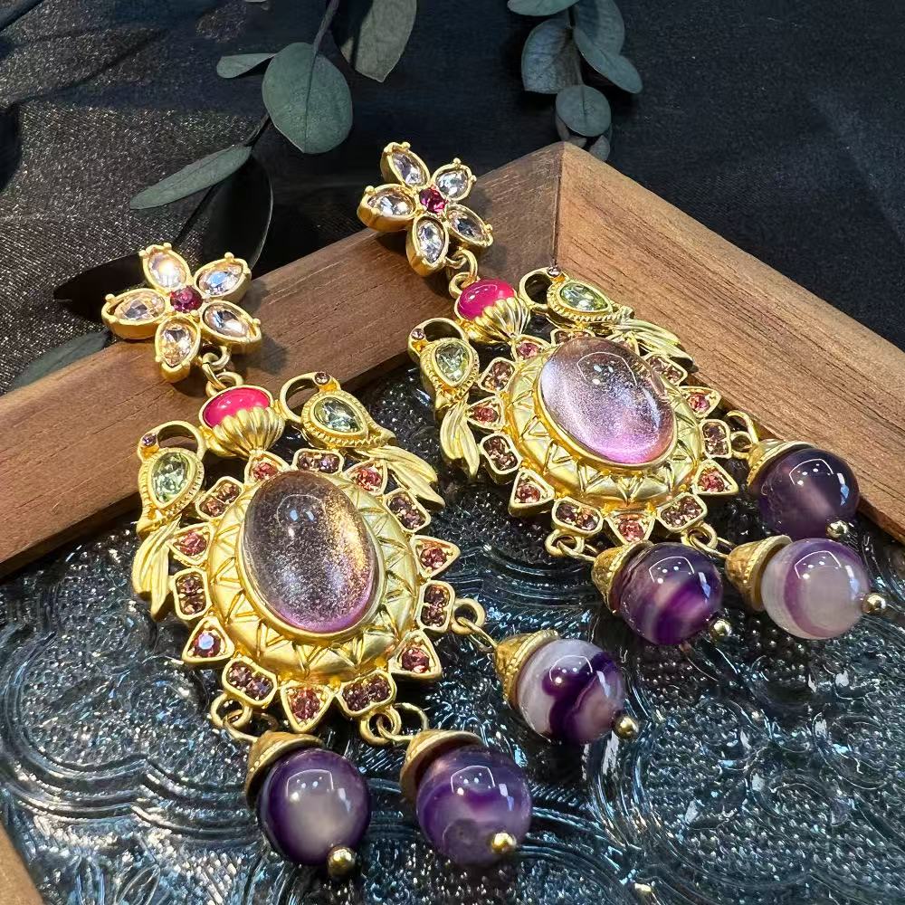 (C) vintage earring